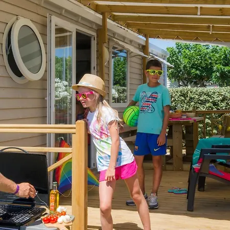 Camping Sunissim Le Castellas. 4 * Сет