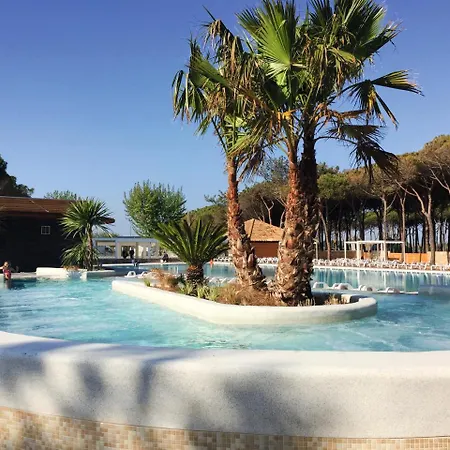Camping Sunissim Le Castellas. 4 Сет